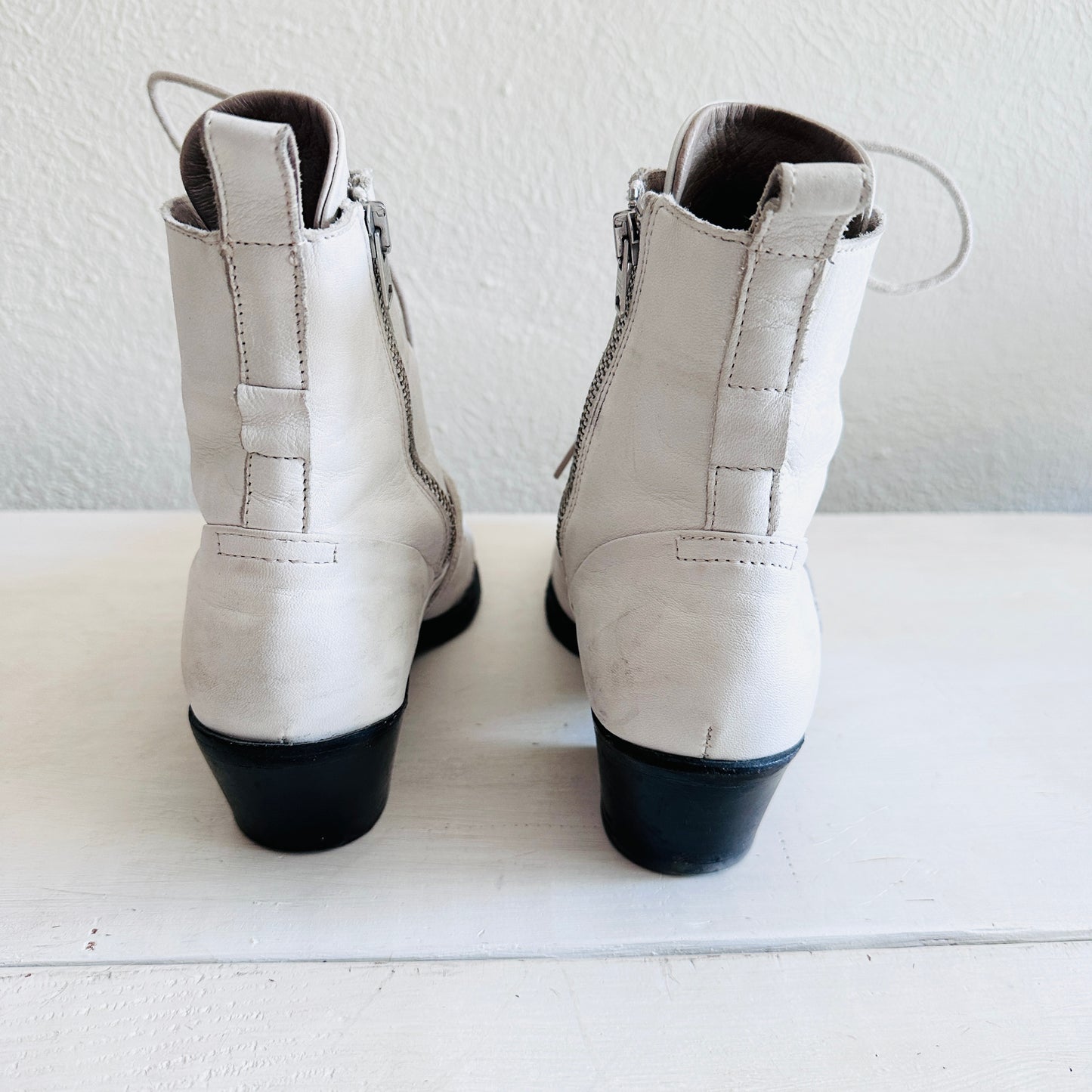 ALL SAINTS KATY WHITE LEATHER BOOTS  // SIZE 6.5