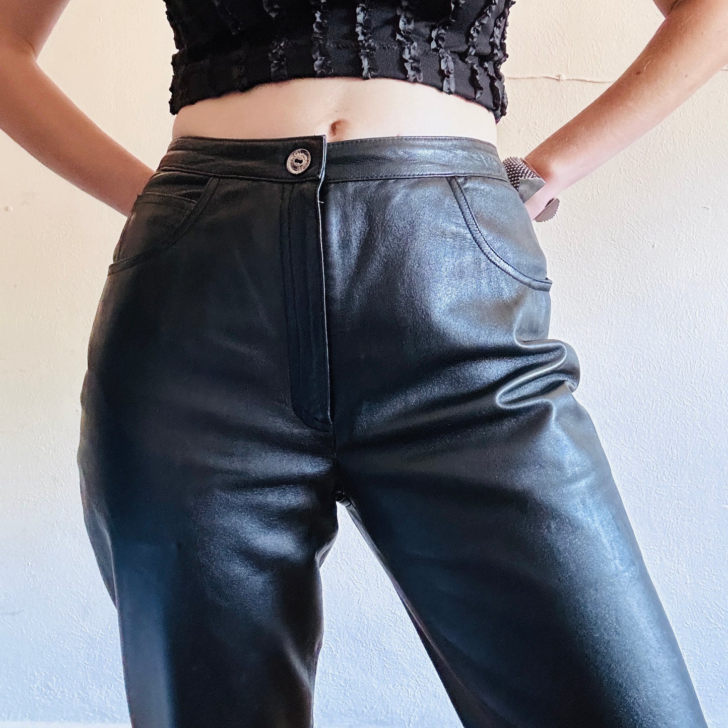 90'S VINTAGE BLACK LEATHER PANTS // WAIST SIZE 28