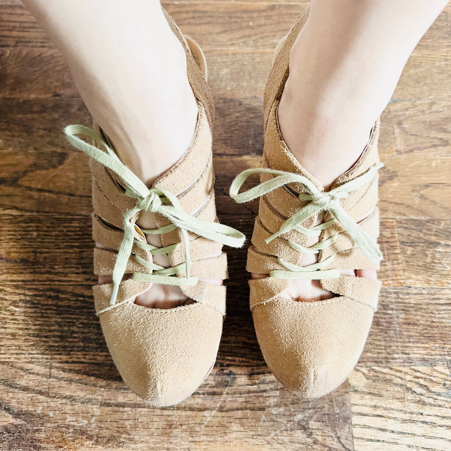 ANTHROPOLOGIE LEATHER CUTOUT HEELS  // SIZE 8