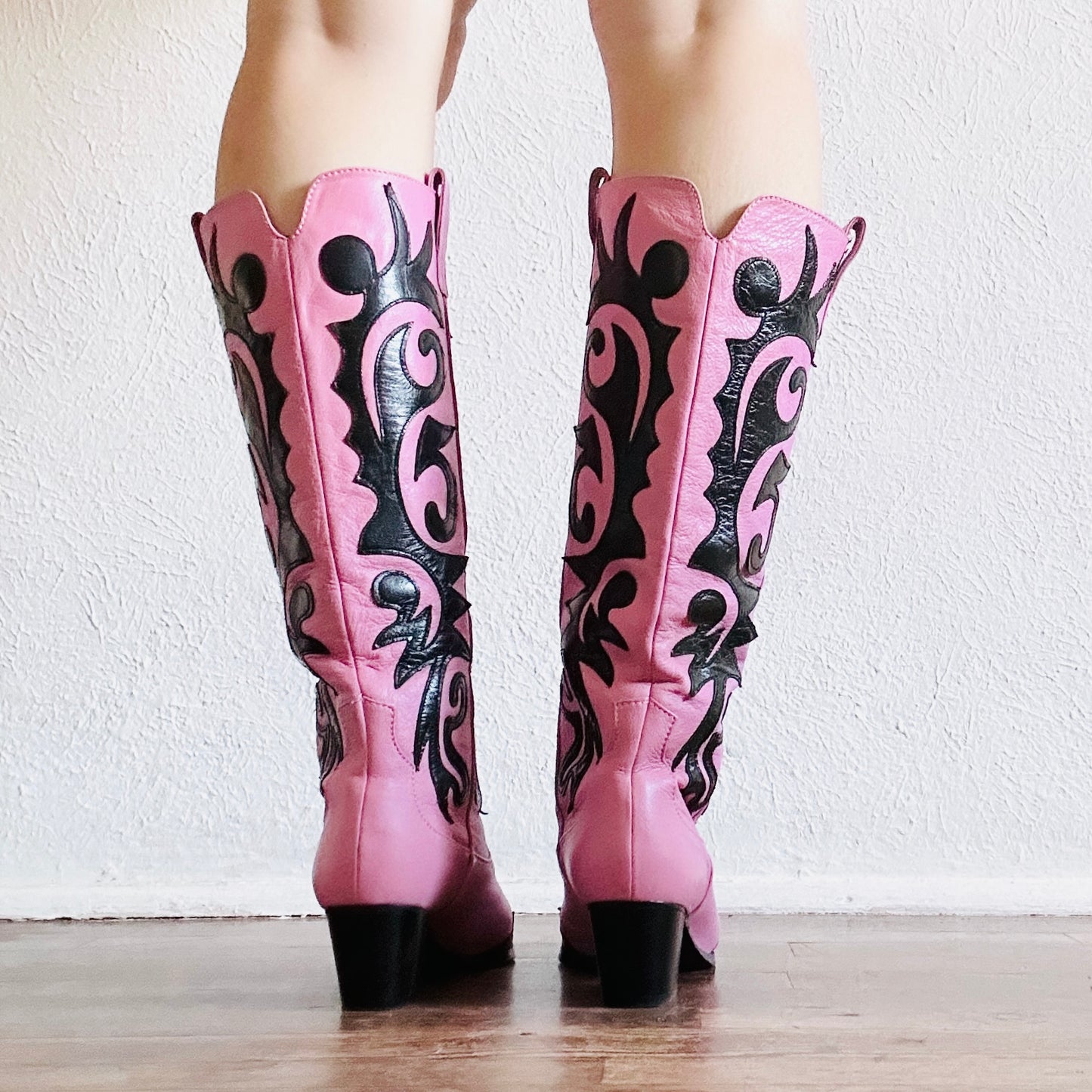 BARBIE PINK LEATHER COWBOY BOOTS  // SIZE 7.5