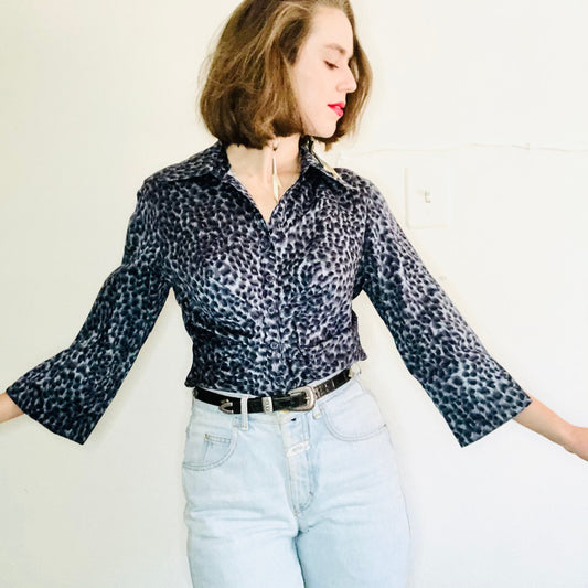 90's VINTAGE BLUE LEOPARD PRINT BLOUSE // SIZE MEDIUM