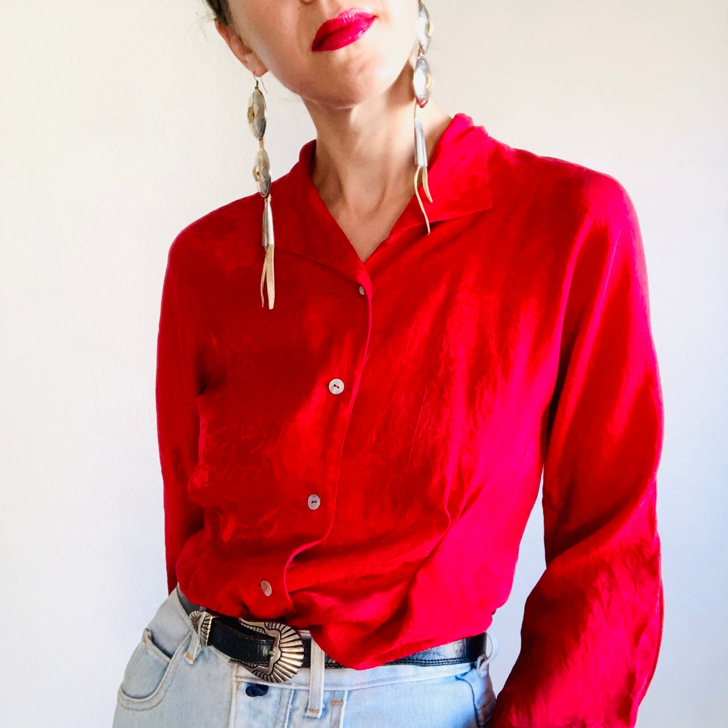 80'S VINTAGE SILK RED BLOUSE // SIZE SMALL