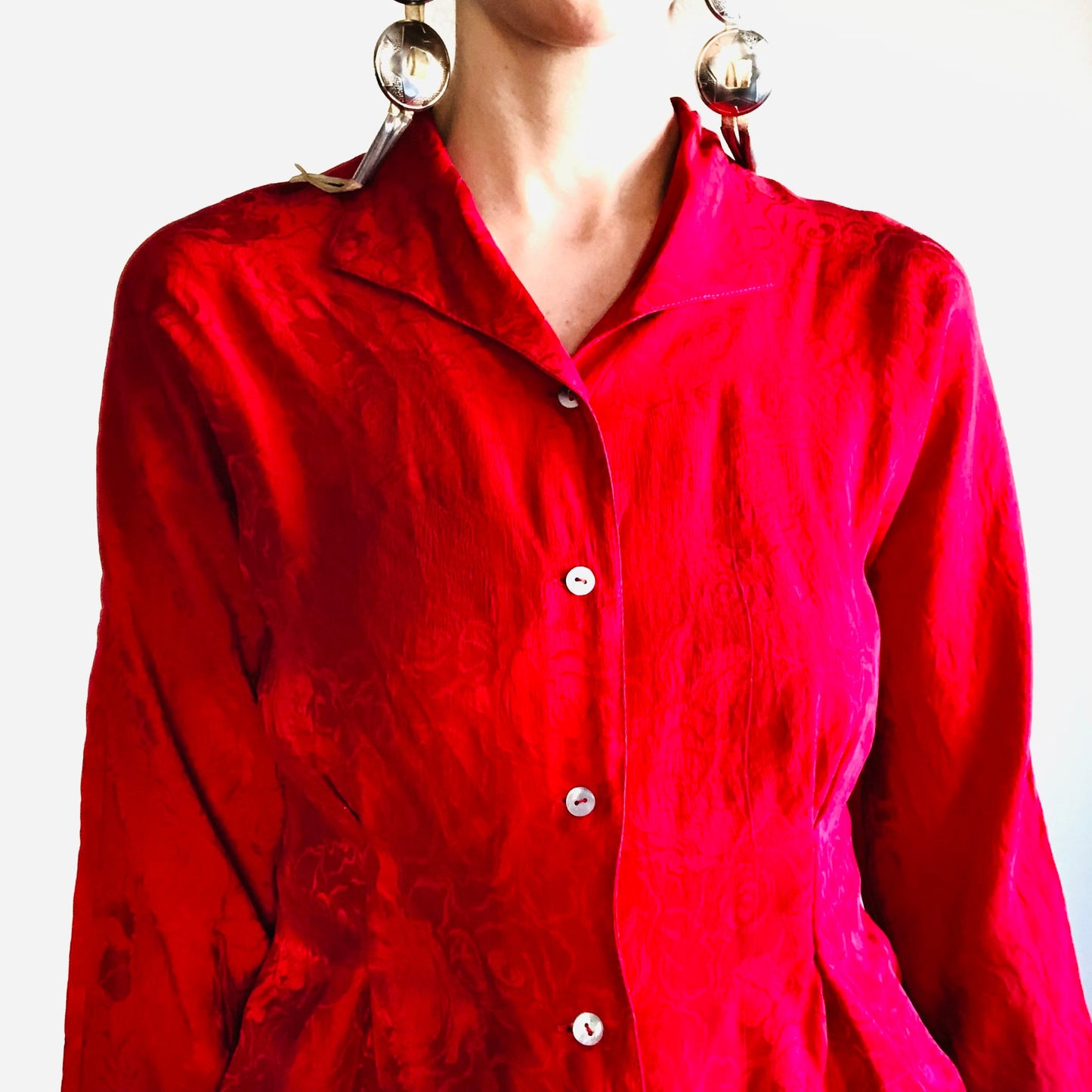 80'S VINTAGE SILK RED BLOUSE // SIZE SMALL