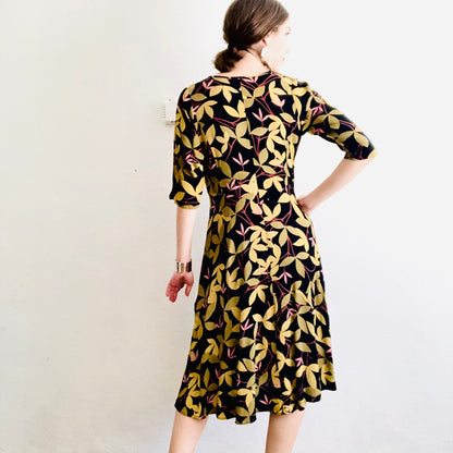 80'S VINTAGE BLACK PRINTED MIDI DRESS // SIZE MEDIUM