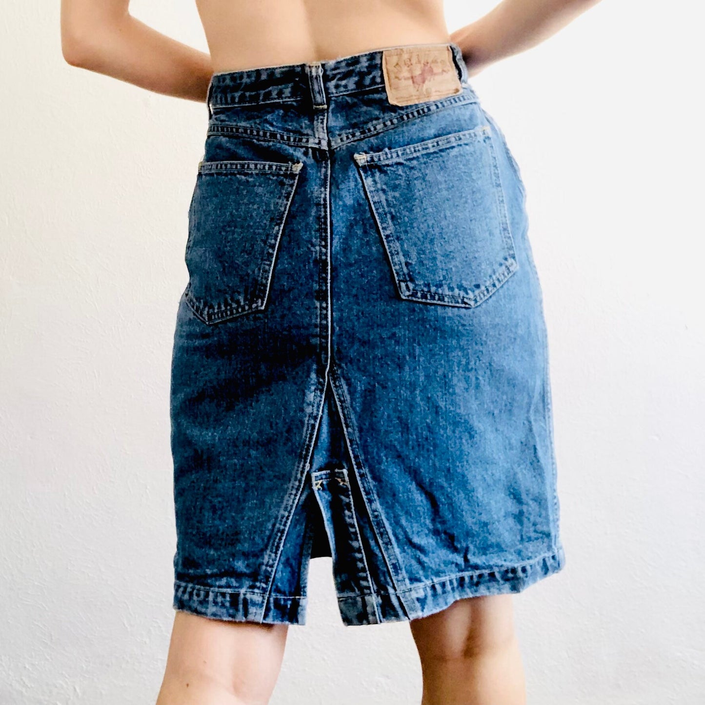 80'S VINTAGE DENIM PENCIL SKIRT // SIZE MEDIUM