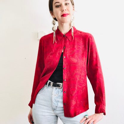 90'S VINTAGE RED SILK PAISLEY BLOUSE // SIZE SMALL