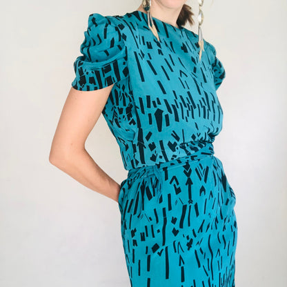 80'S VINTAGE TURQUOISE PRINTED COWL DRESS // SIZE SMALL