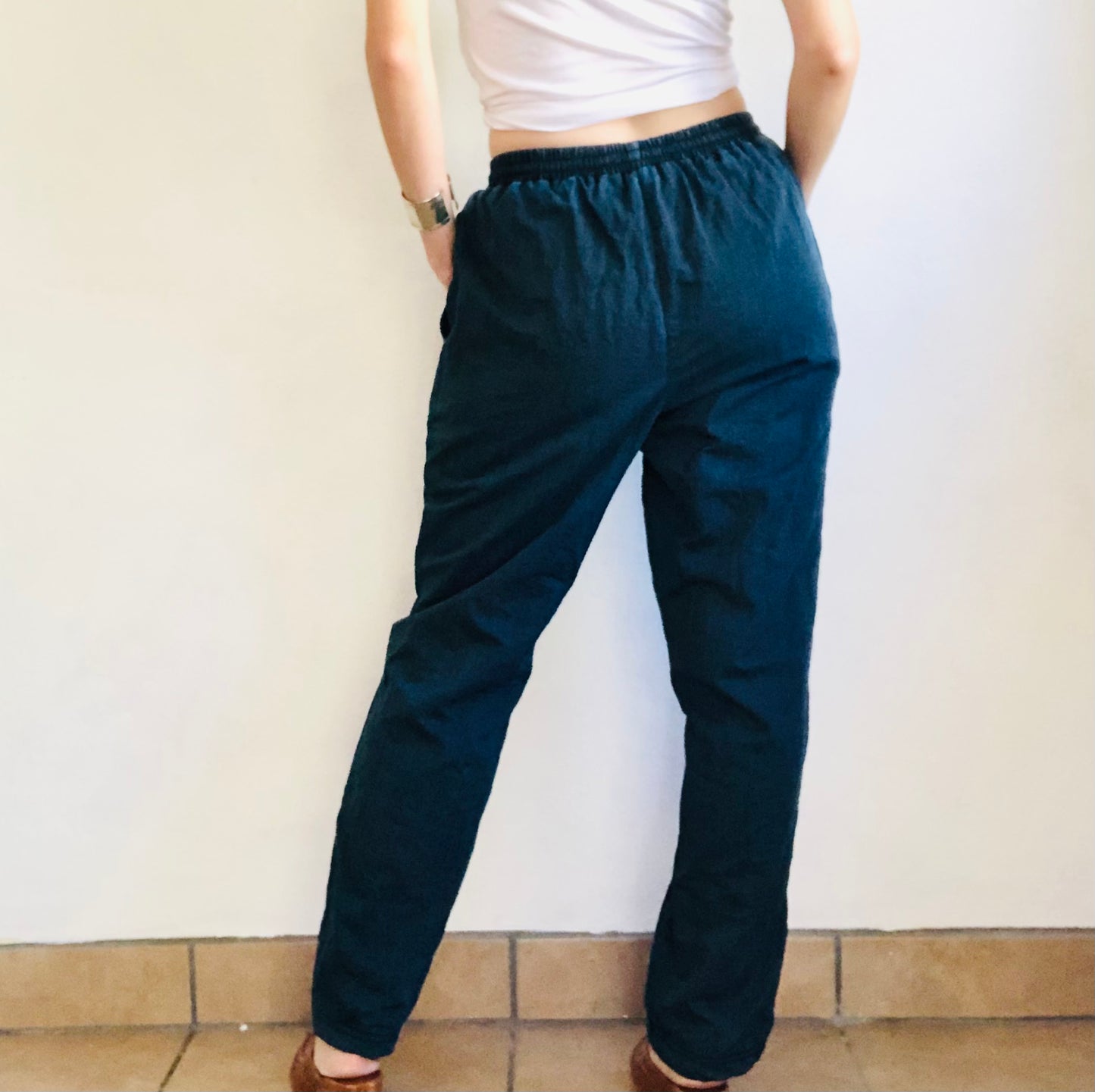 80'S VINTAGE IRIDESCENT JOGGER PANTS // WAIST SIZE 26