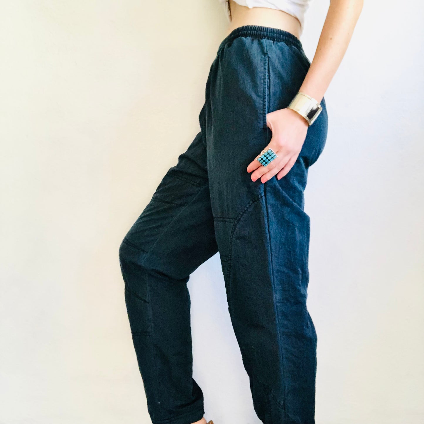 80'S VINTAGE IRIDESCENT JOGGER PANTS // WAIST SIZE 26