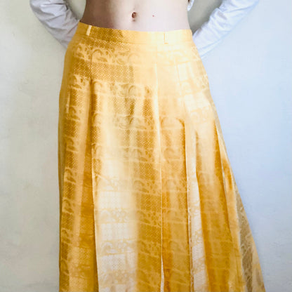 80's VINTAGE GOLD “ROYAL SIDHA” PLEATED SKIRT // SIZE LARGE