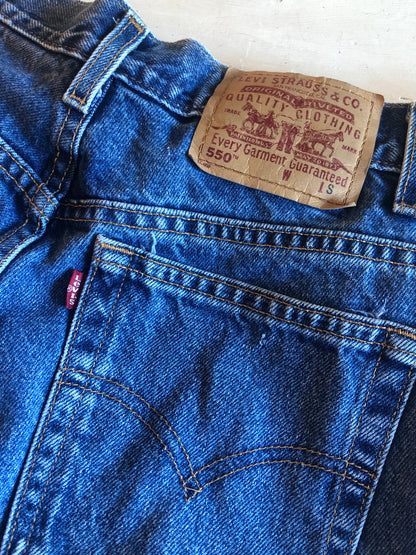 90'S VINTAGE LEVI’S 550 MOM JEANS // WAIST SIZE 30