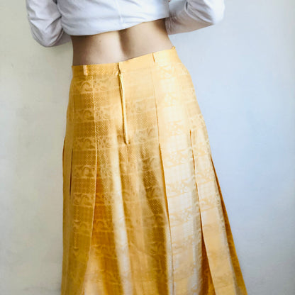 80's VINTAGE GOLD “ROYAL SIDHA” PLEATED SKIRT // SIZE LARGE