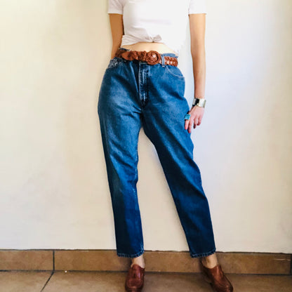 90'S VINTAGE LEVI’S 550 MOM JEANS // WAIST SIZE 30