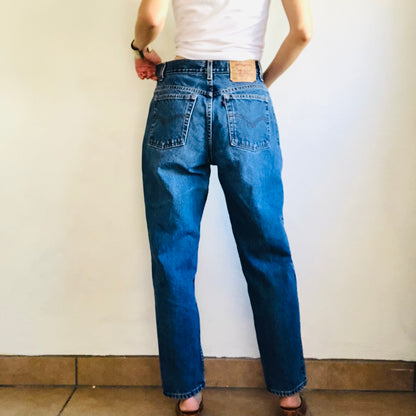 90'S VINTAGE LEVI’S 550 MOM JEANS // WAIST SIZE 30