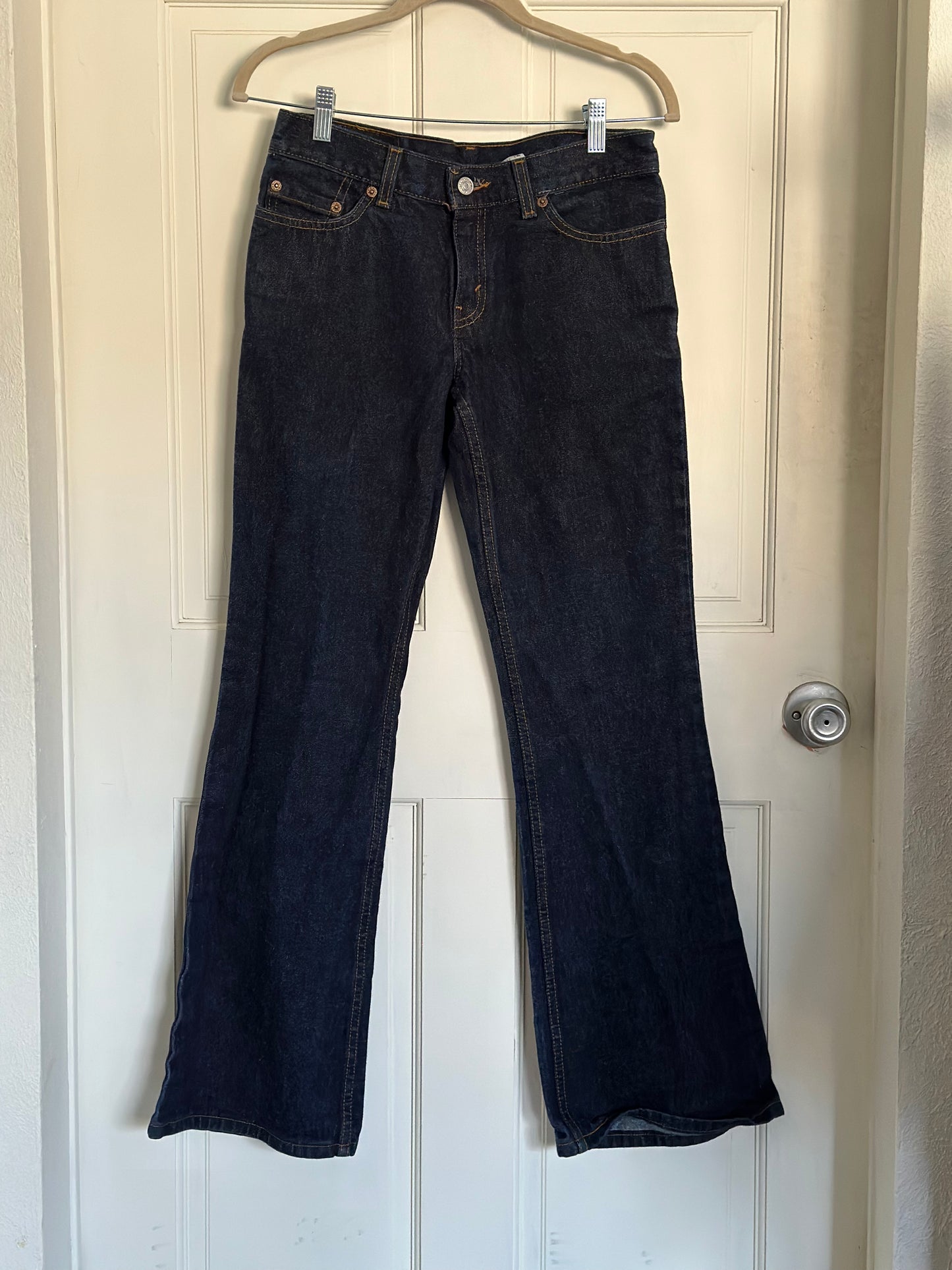 90'S VINTAGE LEVI’S 514 HIPHUGGER FLARED JEANS // SIZE 5