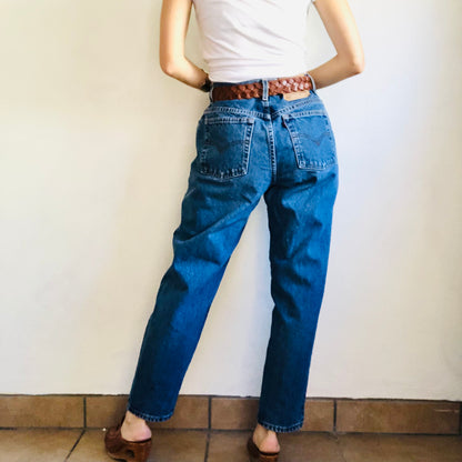 90'S VINTAGE LEVI’S 550 MOM JEANS // WAIST SIZE 30