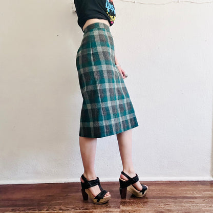 60’S VINTAGE WOOL PLAID SKIRT // SIZE SMALL