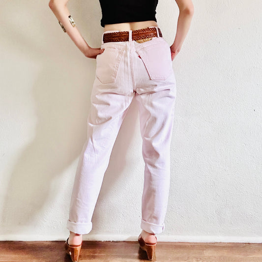 90'S VINTAGE LEVI’S 17501 MOM JEANS // WAIST SIZE 30